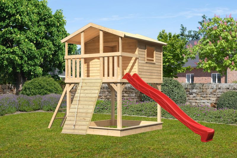 Karibu Benjamin 1.  cölöpös fa játszóház, kültéri kerti játszóház létrával, piros csúszdával, fa rámpával (RP)